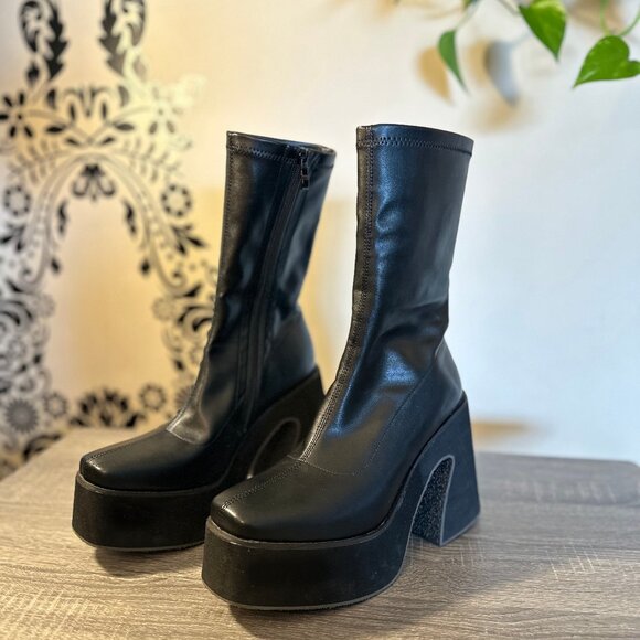 Princess Polly Black Platform Boots Vegan Leather Size 9 - Picture 1 of 5